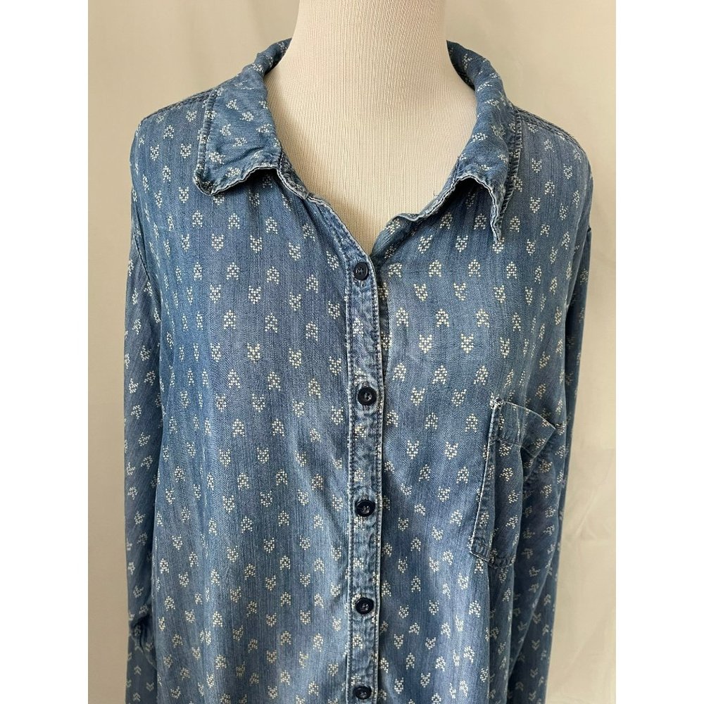Maurices Blue/White Denim Color Up/Down Arrows Button-Up Long-Sleeve Shirt - Picture 3 of 12